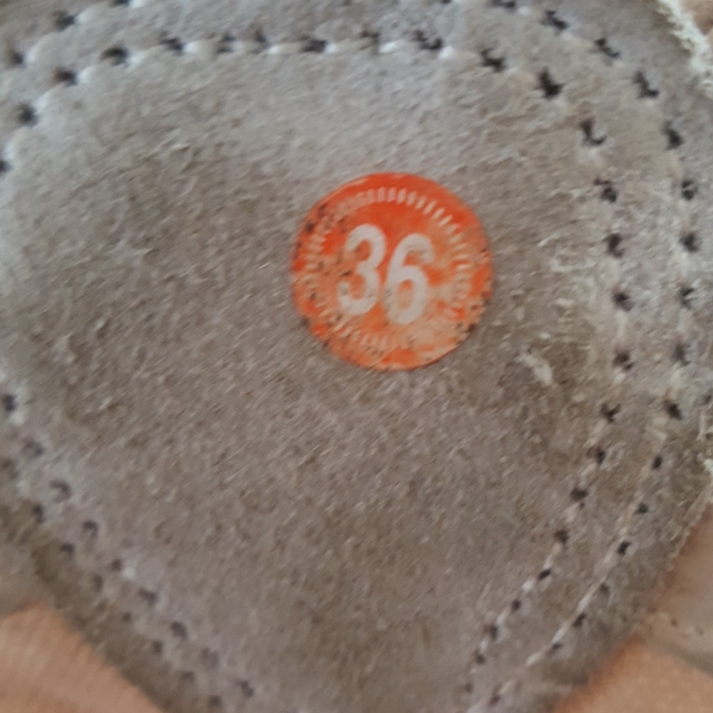 Slippers - Picture 3 of 3